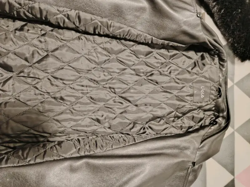 Chaqueta de  negra con cuello de piel  desmontable - 6
