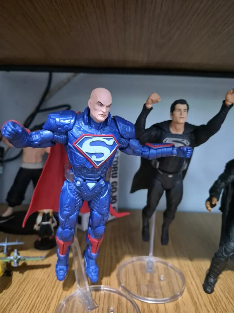 Figuras de acción de superhéroes DC - 4