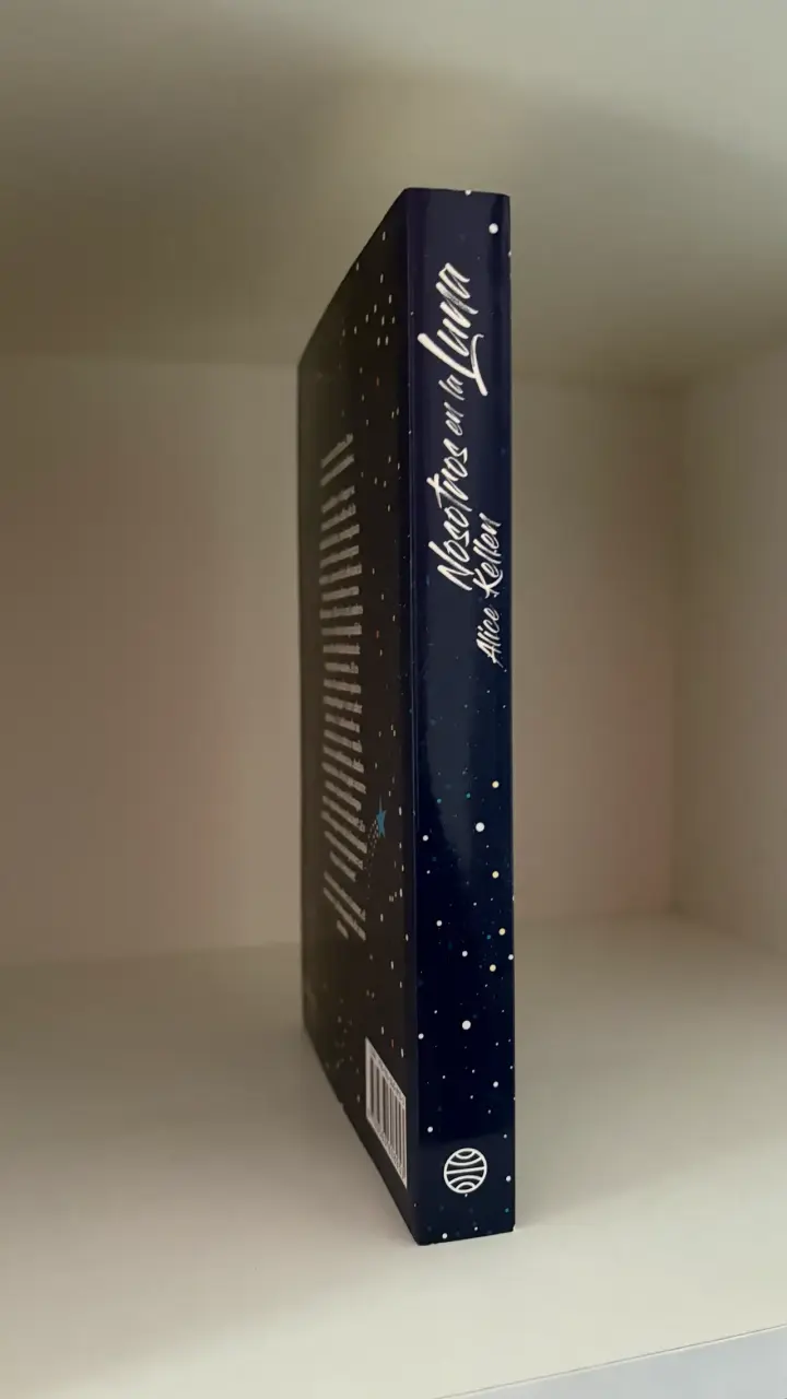 Libro 'Nosotros en la Luna' de Alice Kellen - 2
