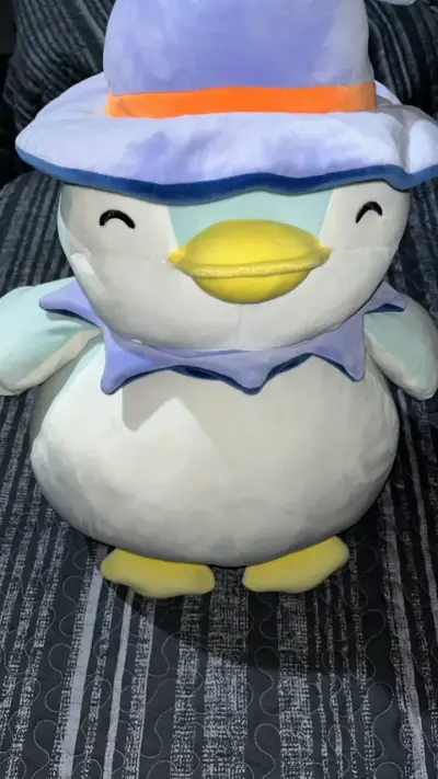 Peluche Pingüino Miniso con Sombrero Azul - miniatura 1