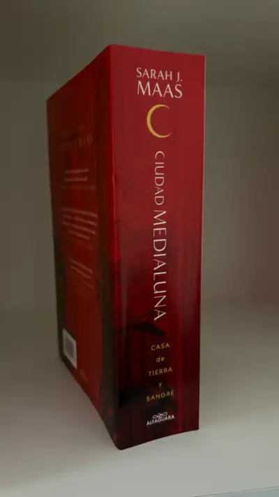 Libro 'Ciudad Medialuna' de Sarah J. Maas - miniatura 2