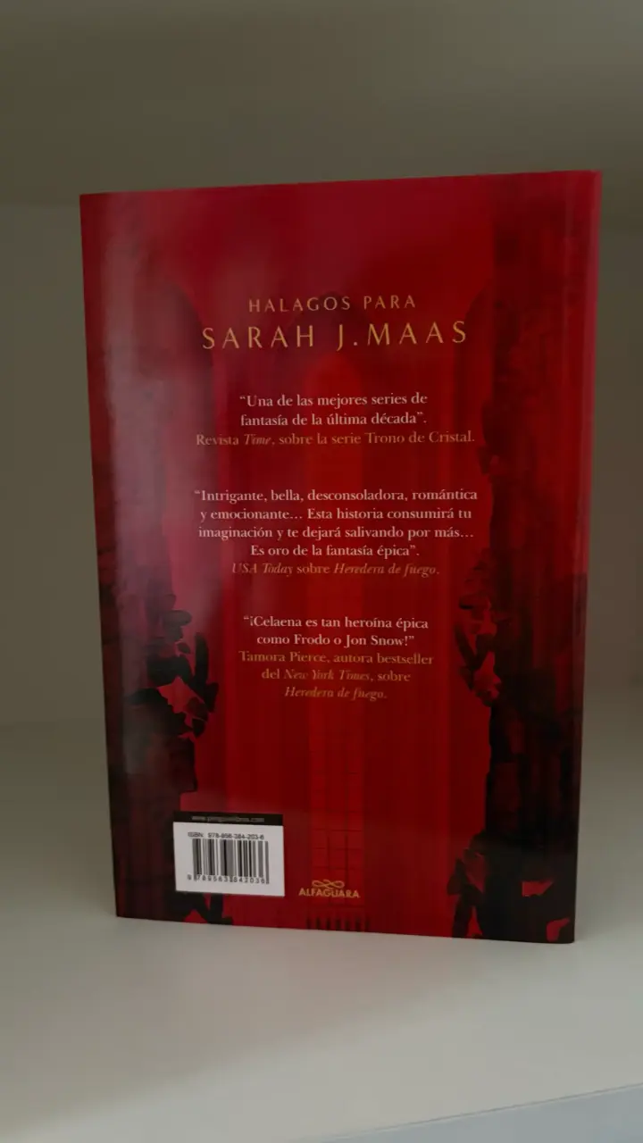 Libro 'Ciudad Medialuna' de Sarah J. Maas - 3