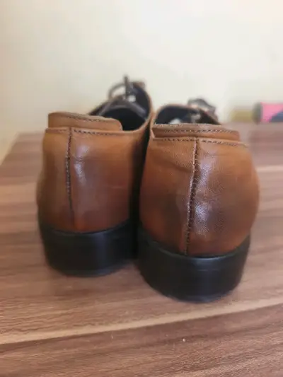 Zapatos de cuero marrón unisex talla 38 - miniatura 2