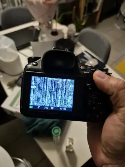 Cámara Sony Alpha 58  lente 18-55mm para reparar - miniatura 2
