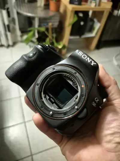 Cámara Sony Alpha 58  lente 18-55mm para reparar - miniatura 6
