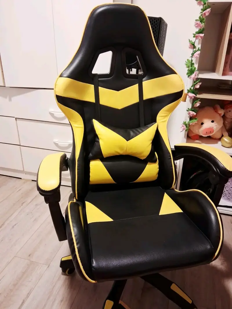Silla gamer negra y amarilla - 1
