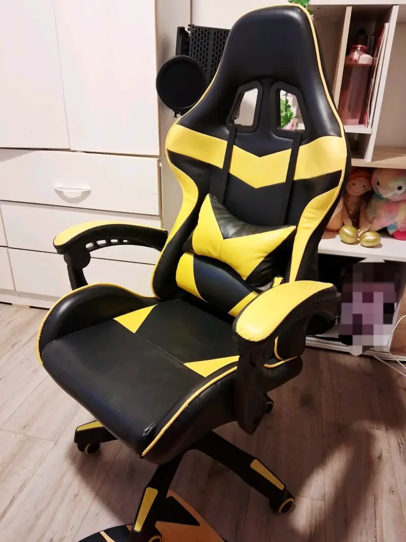 Silla gamer negra y amarilla - 2