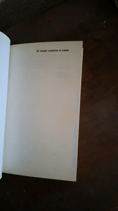 Libro 'El Largo Camino a Casa' de Alan Hlad - miniatura 3