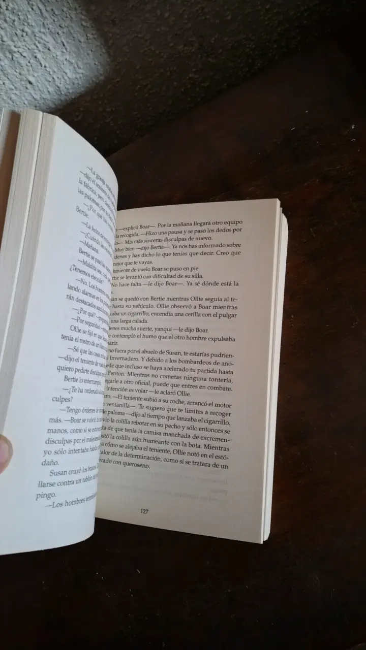 Libro 'El Largo Camino a Casa' de Alan Hlad - 5