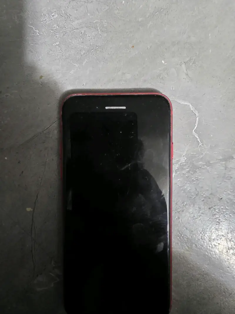 iPhone se2020 rojo /64gb - 1