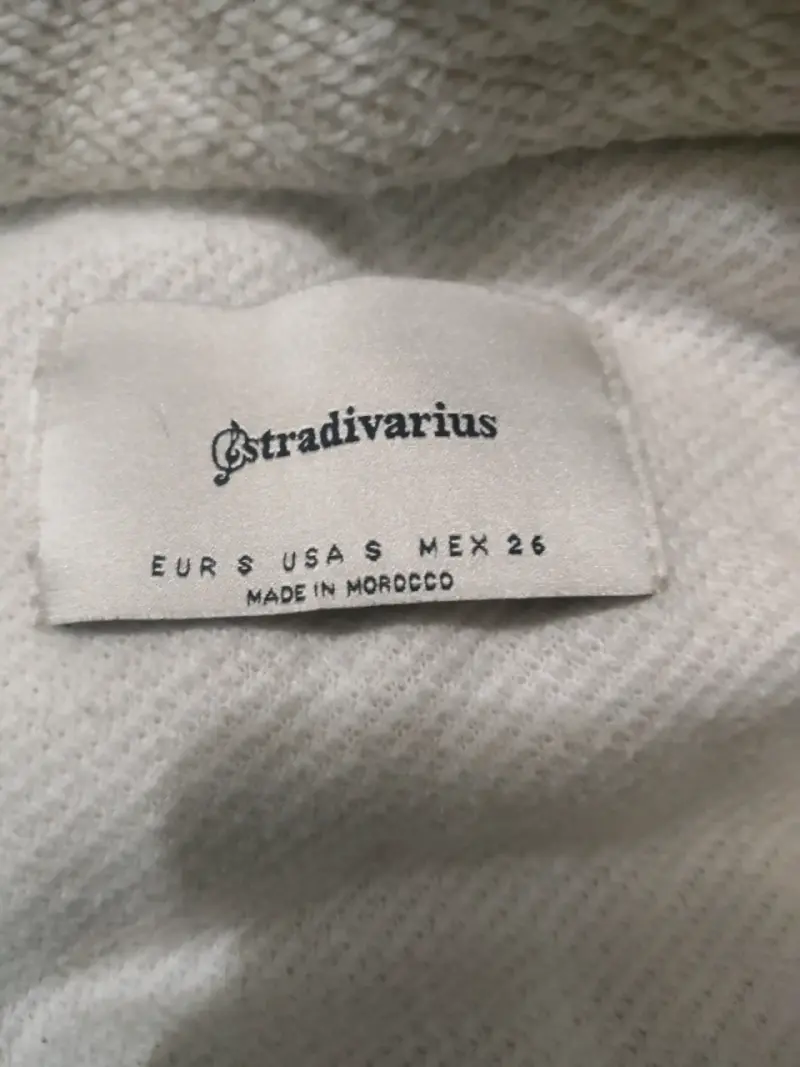 Abrigo largo beige Stradivarius con bolsillos - 2