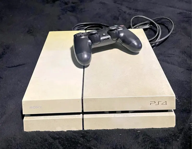 Consola PS4 Sony con 1 control