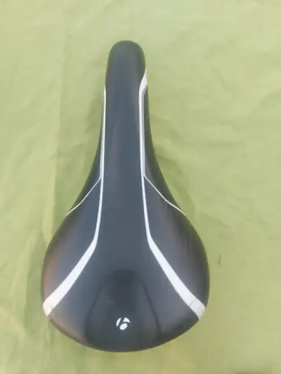 Asiento de bicicleta Bontrager negro y blanco - miniatura 1