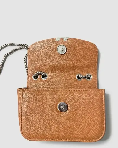 Cartera de cuero marrón con cadena metálica - miniatura 2