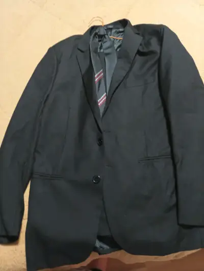 Traje formal negro con corbata incluida - miniatura 2