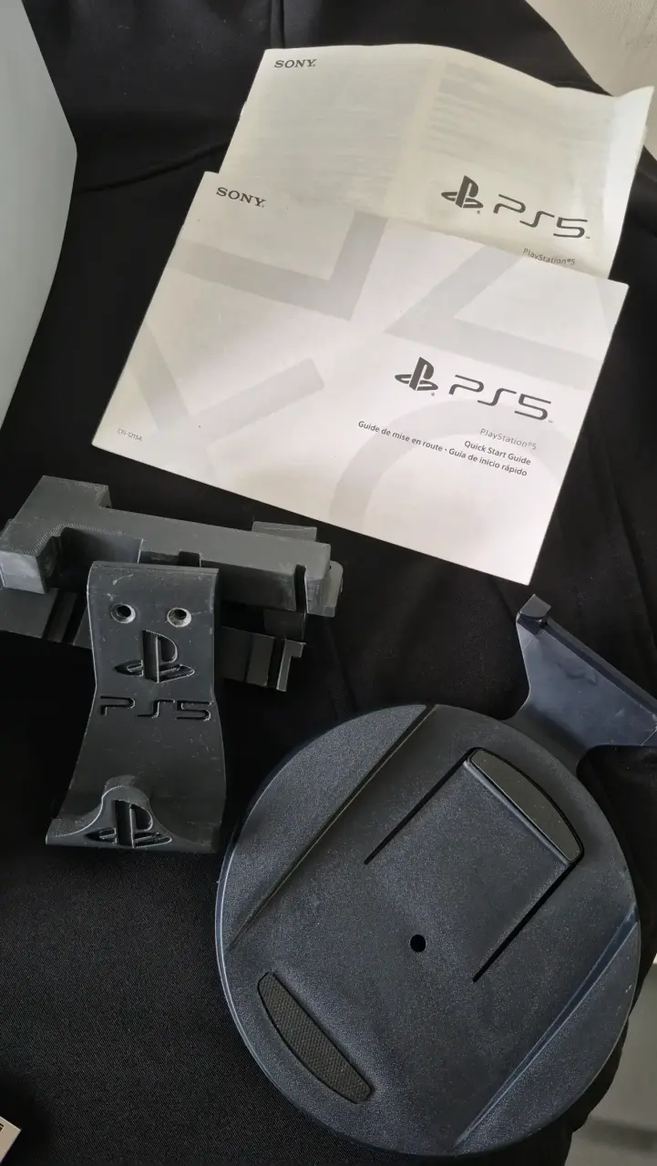 Consola Sony PlayStation 5 con accesorios completos - 3