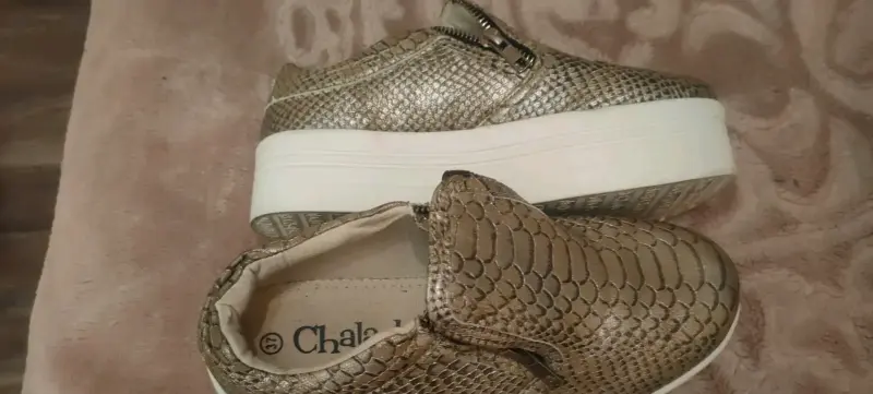 Zapatillas con diseño de serpiente y maripo - 3