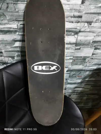 Skateboard SKB Boy Display con diseño gráfico - miniatura 2
