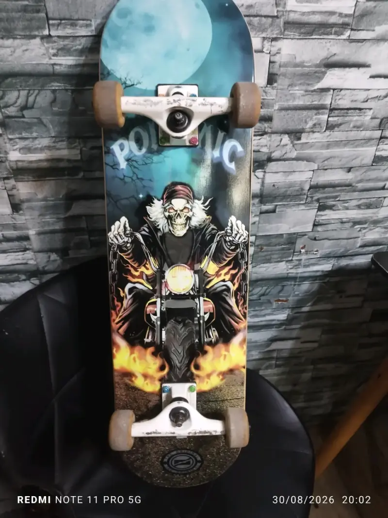 Skateboard SKB Boy Display con diseño gráfico - 3