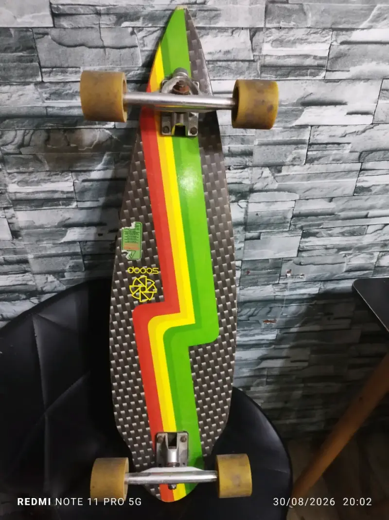 Skateboard SKB Boy Display con diseño gráfico - 5