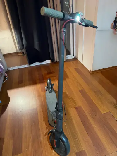 Scooter eléctrico plegable con luz LED - miniatura 1