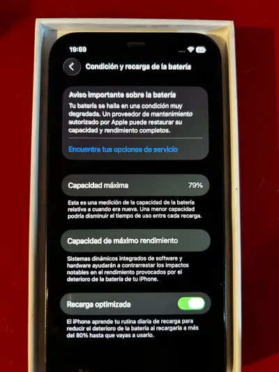 iPhone en  caja original - miniatura 1