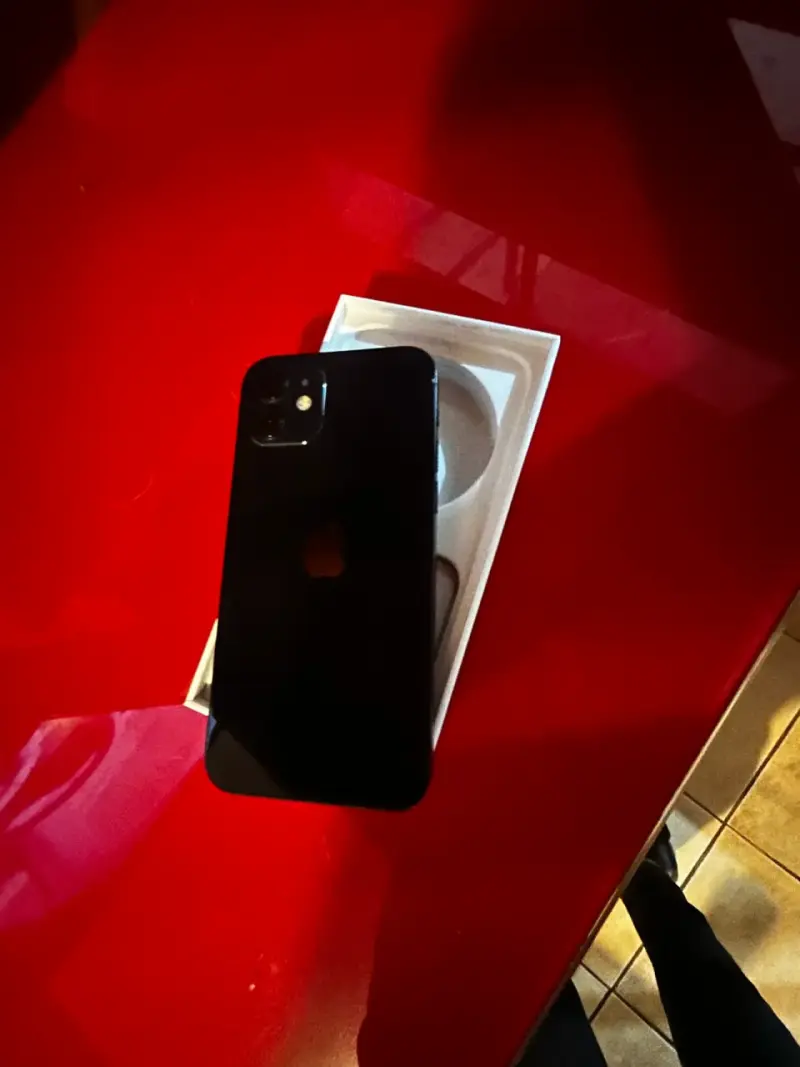 iPhone en  caja original - 3