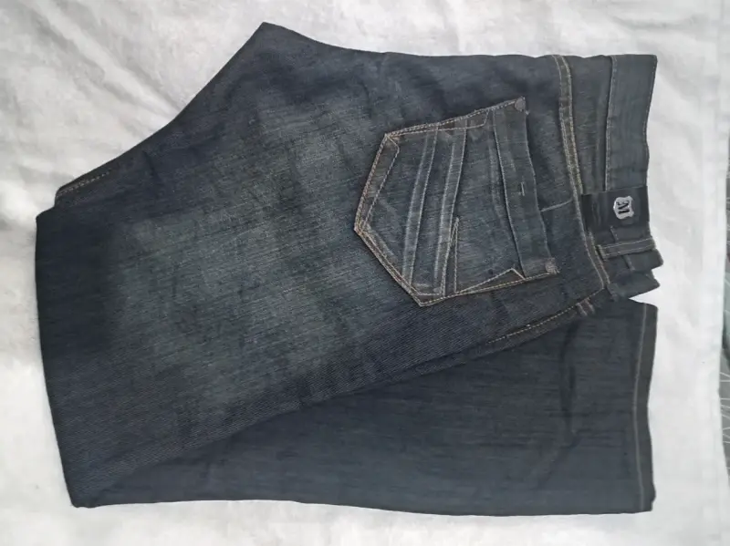 Jeans de mezclilla azul oscuro para hombre - 4