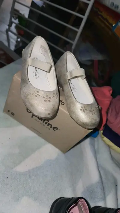 Zapatos de niña dorados Opaline talla 22 - miniatura 3