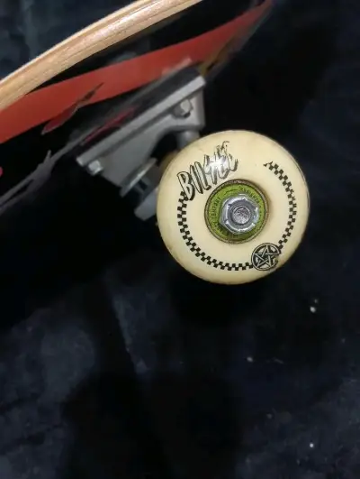 Skateboard Blessed con diseño llamativo - miniatura 2