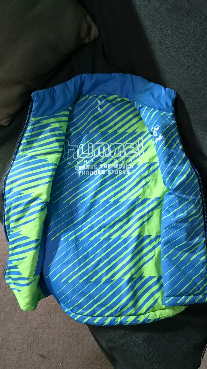 Chaleco deportivo Hummel reversible azul y verde - 3
