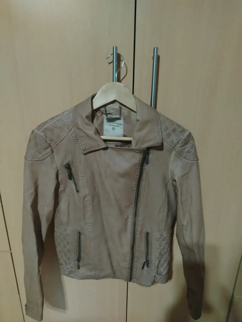 Chaqueta de cuero sintético marrón con cierre - 1