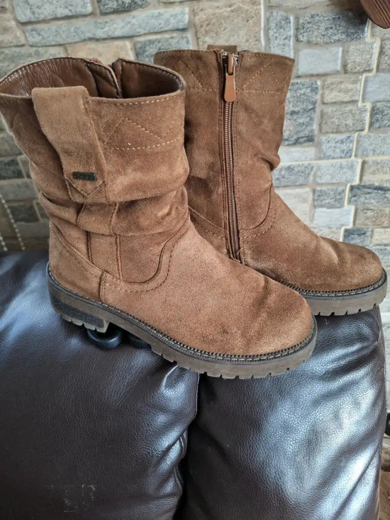 Botas de cuero marrón para mujer con cierre lateral
