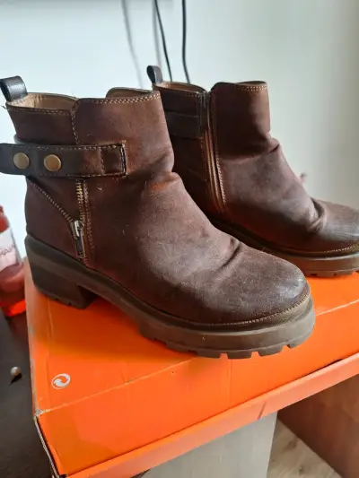 Botas de cuero marrón para mujer con cierre lateral - miniatura 2
