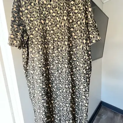 Vestido estampado animal print para mujer - miniatura 6