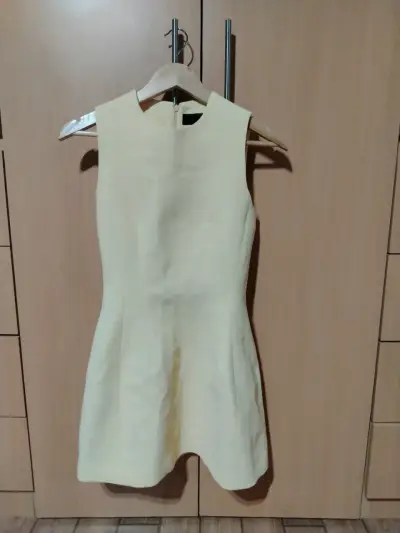 Vestido sin mangas color amarillo - miniatura 1