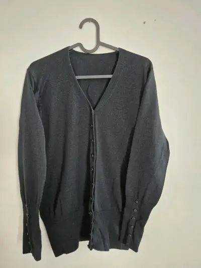 Cardigan negro de lana para mujer - miniatura 1