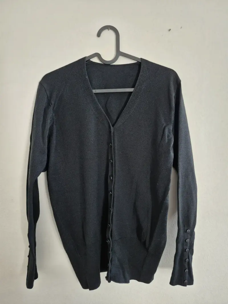 Cardigan negro de lana para mujer - 2