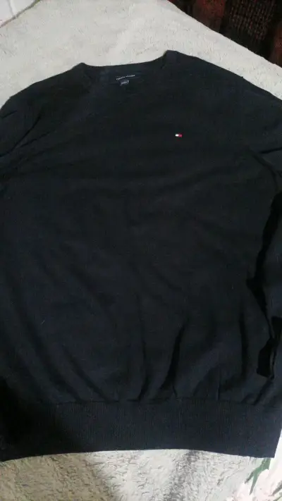 Sueter negro Tommy Hilfiger para hombre - miniatura 1