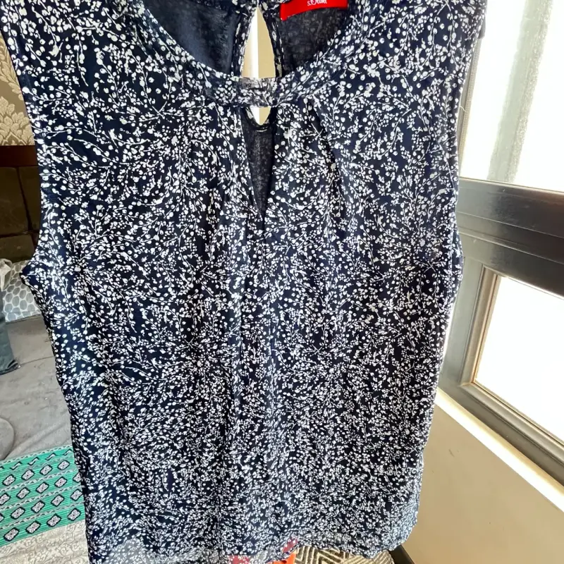Blusa sin mangas estampada s.Oliver - 1