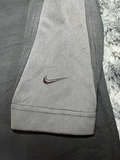 Polerón Nike gris - miniatura 3