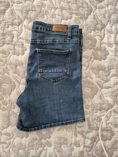 Shorts de mezclilla azul para mujer - miniatura 2