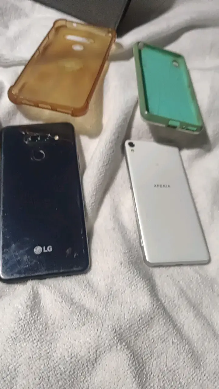 Lote de celulares LG y Xperia para repuestos
