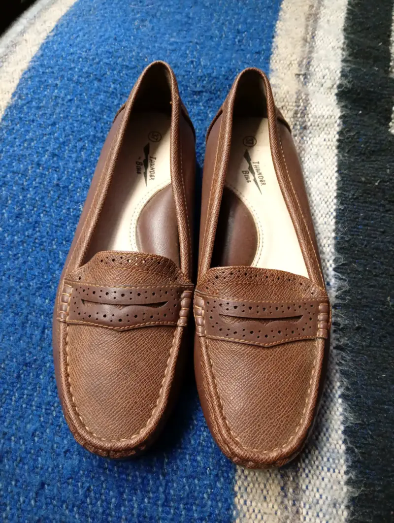Zapatos planos marrones de cuero para mujer - 3