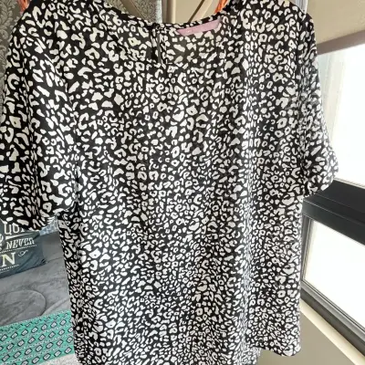Blusa estampada animal print Urb Classic Woman - miniatura 1