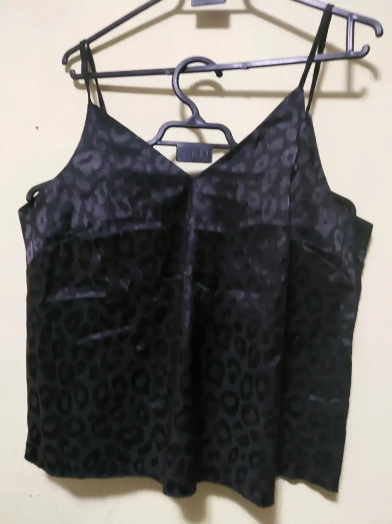 Top de tirantes con estampado animal print