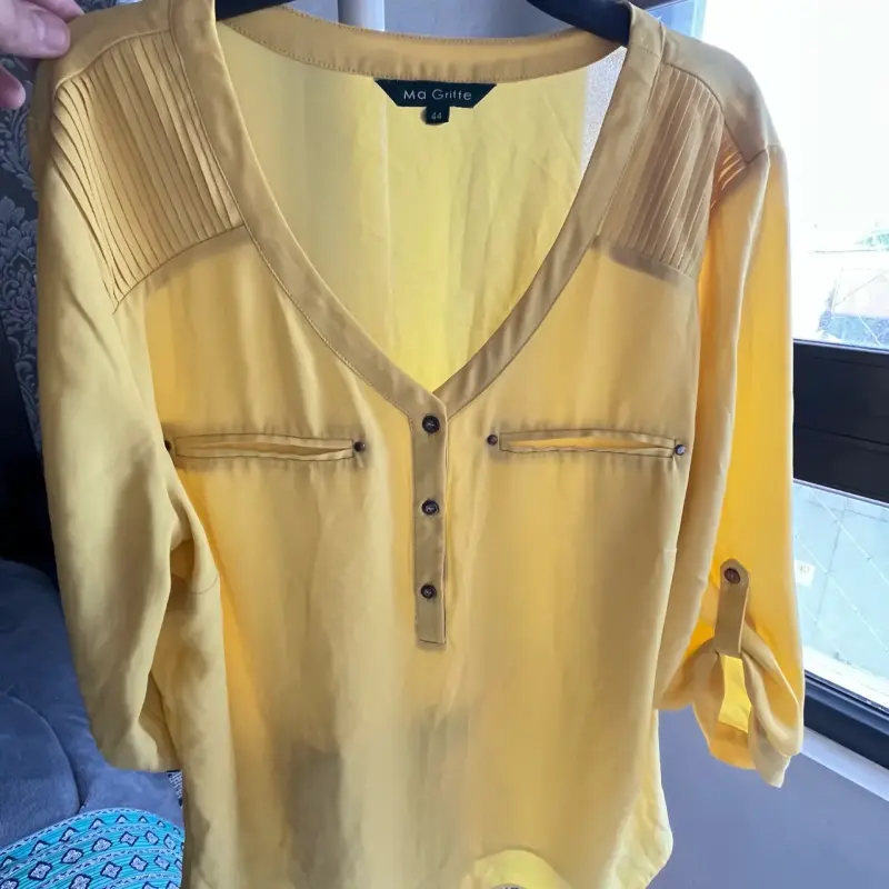 Blusa amarilla Ma Griffe con detalles plisados - 2