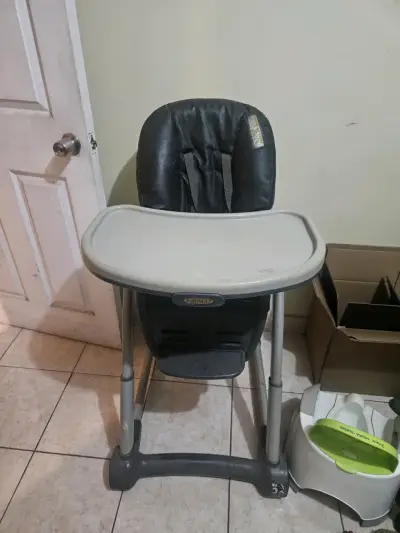 Silla de comer para bebé ajustable negra - miniatura 4
