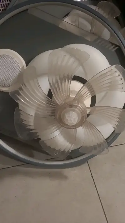 Ventilador de techo con aspas transparentes - miniatura 1