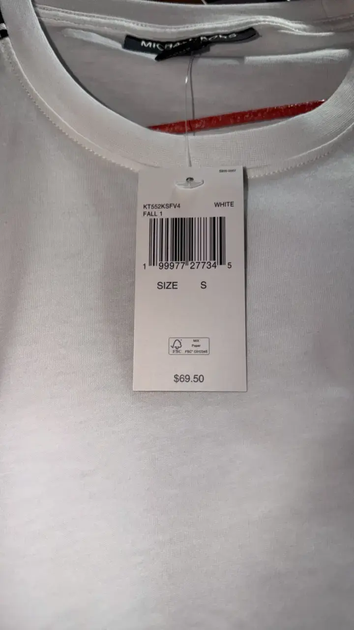 Polera blanca Michael Kors con logo en hombros - 4